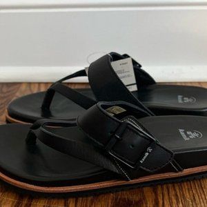 Kamik Sadie Black Leather Flip Flop